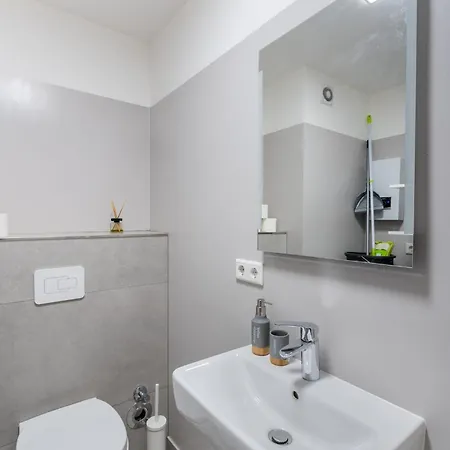2bedroom In - Near Messe דירה *